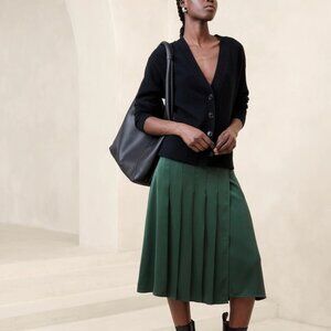 NWT Banana Republic Crepe Pintuck Midi Skirt - Size 4
